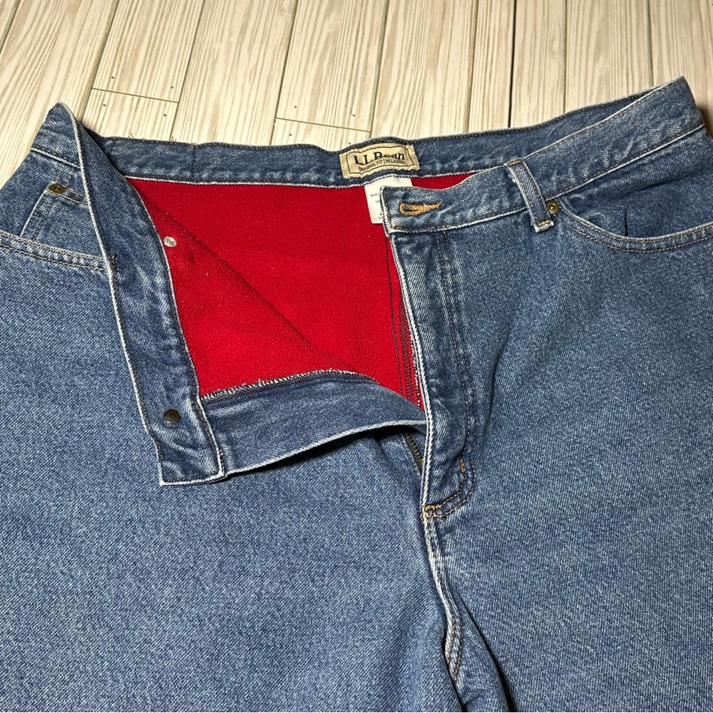 Classic High-Rise Women’s Blue Denim Jeans with Red Fleece Lining - Picture 2 of 12